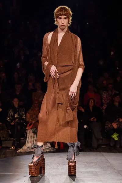 Look 48